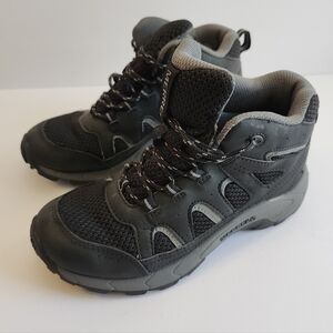 Merrell Oakcreek MID Lace Waterproof Hiking Shoes in Black/Grey Kids 2M US EU33